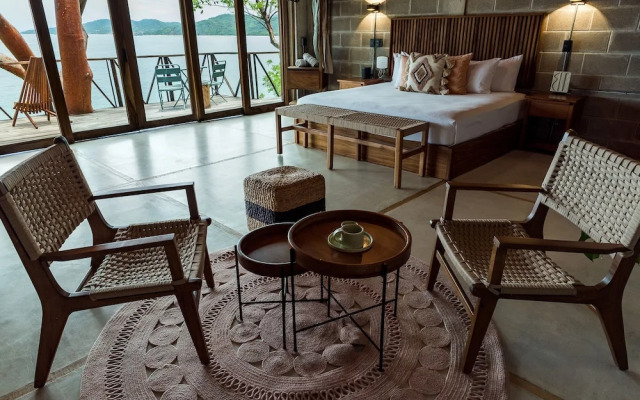 Tokipa at Punta Sayulita