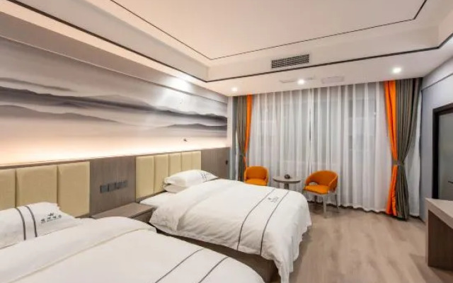 Zhaotong Ruiyi Hotel