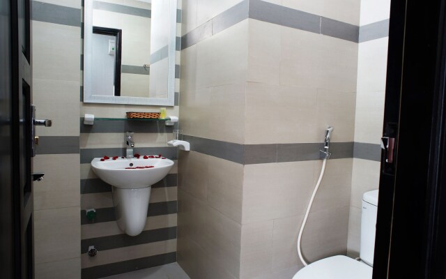 Hanoi Blue Hotel - The Water Front