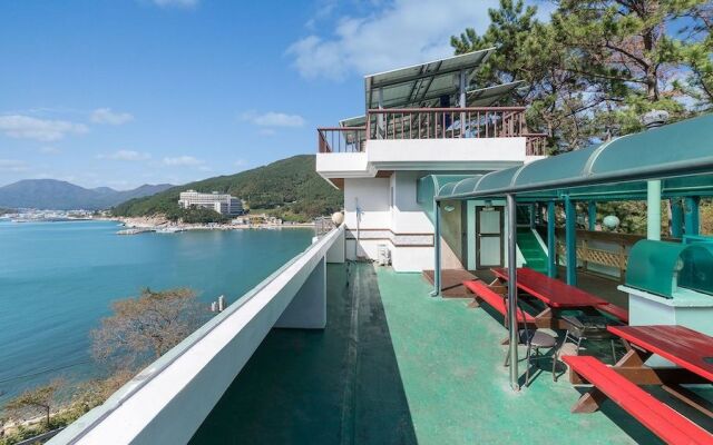 Geoje Sunbeach Pension
