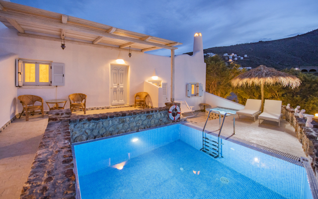 Starlight Luxury Seaside Villa & Suites