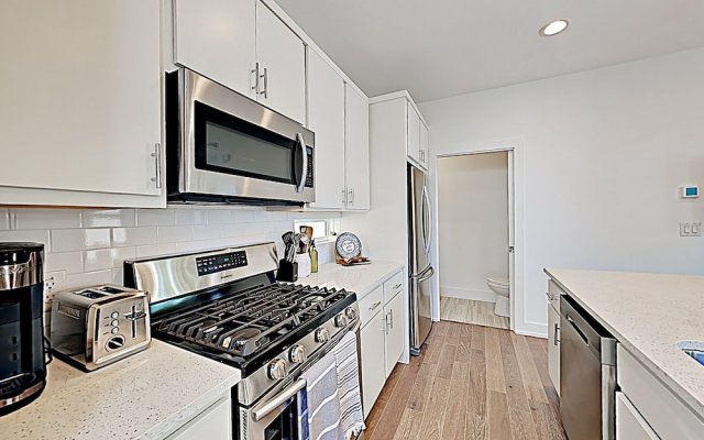 New Listing! Newly Built Luxe Getaway W/ 2 Suites Condo