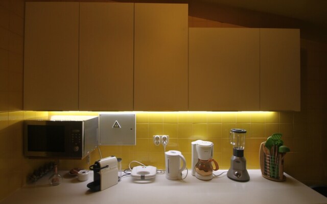 ALTIDO Attractive 1BR Apt w/terrace &river view, nearby Santa Apolonia train station