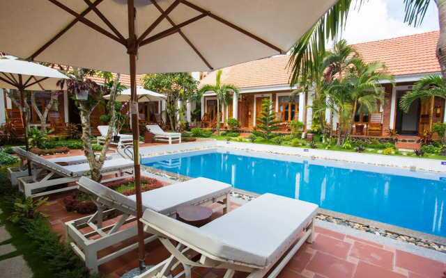 Little Garden Bungalow
