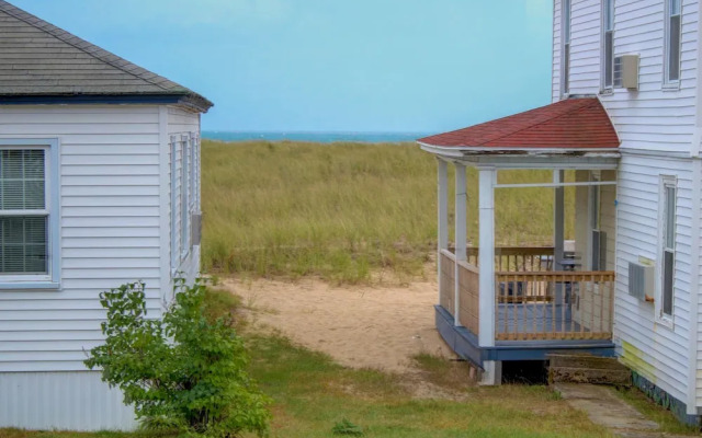 Waves Oceanfront Resort
