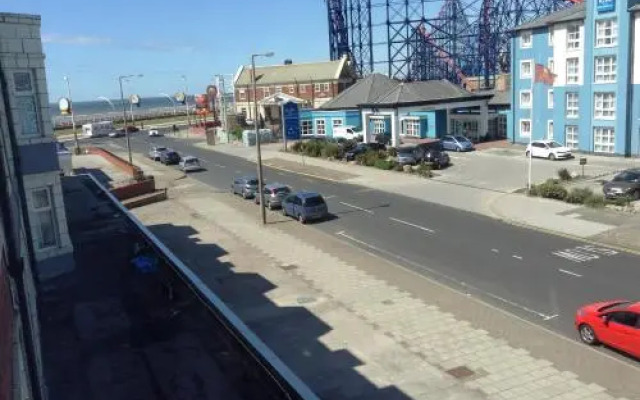 OYO Delton Hotel Blackpool Pleasure Beach