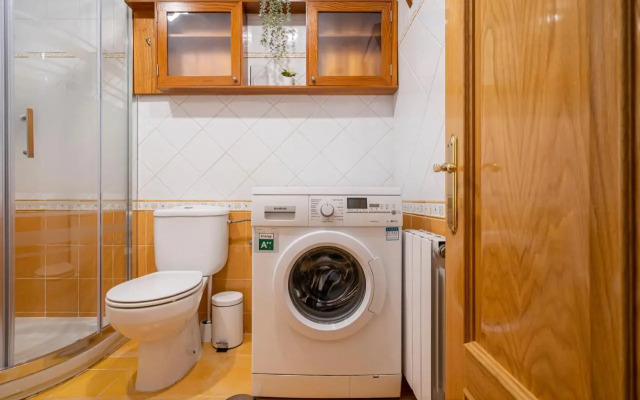 La Latina Sol. Espacioso apartamento, 12 pax
