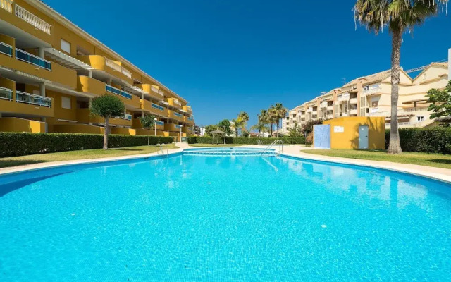 Fais in D nia With 2 Bedrooms and 2 Bathrooms