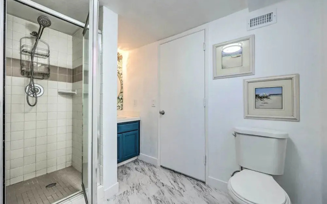 Oxnard Apartment < 1/2 Mi to Beaches!