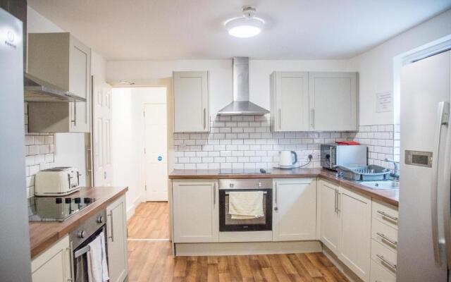 Stunning Room - Amazing Location - Room 4