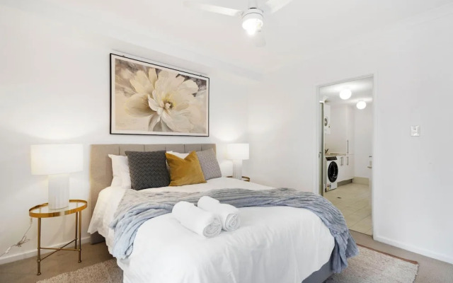 Perfect Location 2BR 1bth - Beckenham