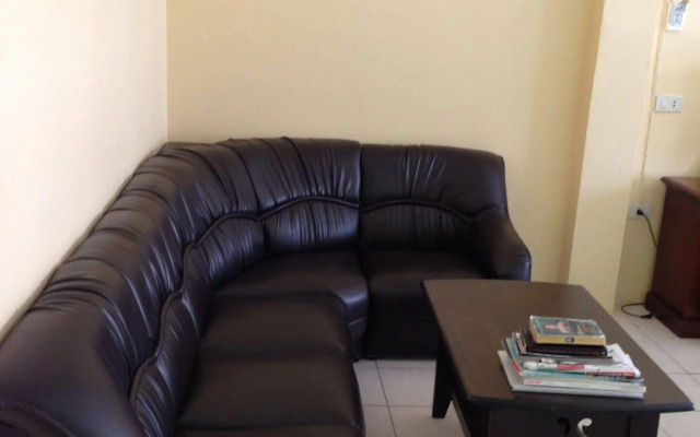 Tropicoza Guest House
