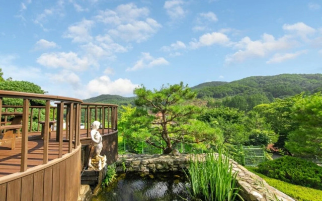 Yangpyeong Weekly Kids Pool Villa