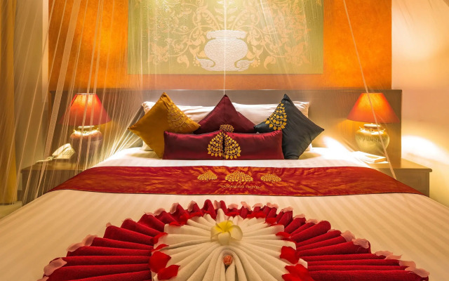 Tanawan Phuket Hotel