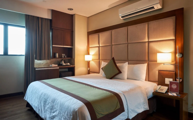 San Tomas Suites