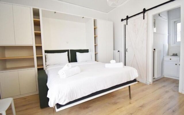 Penthouse Nea Smirni