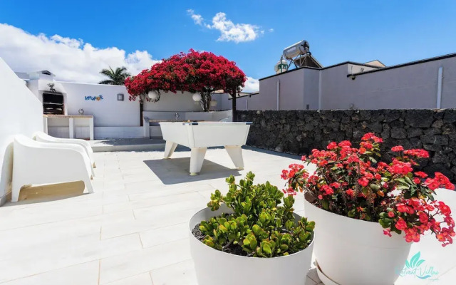 Remarkable 5-bed Villa in Playa Blanca