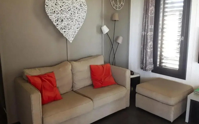 Chalet in Pomerols Near Mediterranean Beaches