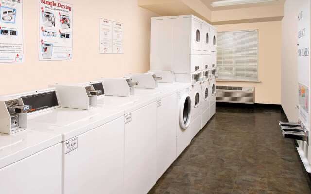 WoodSpring Suites Kansas City Lenexa