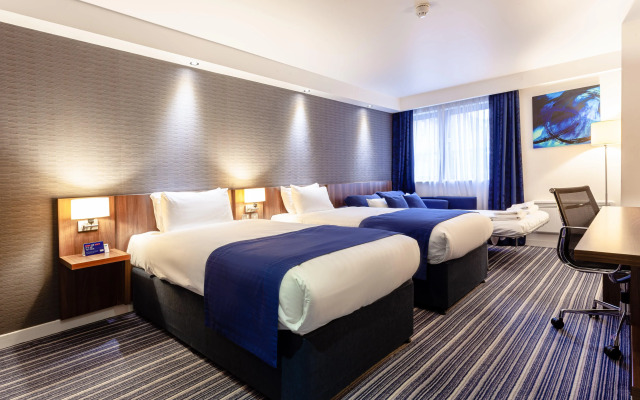 Holiday Inn Express Edinburgh Airport by IHG