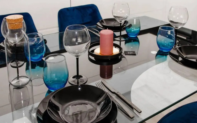 Super luxurious & spacious designer apartment.