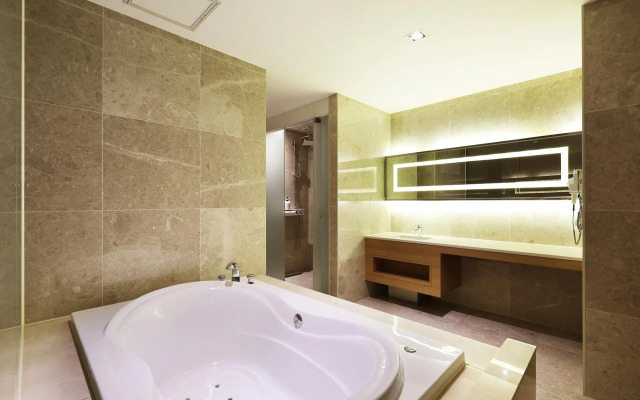 Business Design Hotel LUV