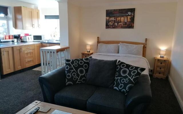 Sherwood Studio Annexe 1 Bedroom Entire Property