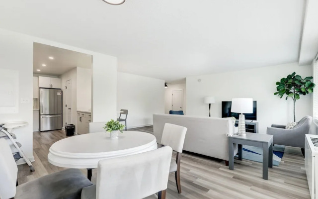 Arlington Modern Comfort Meets City Life