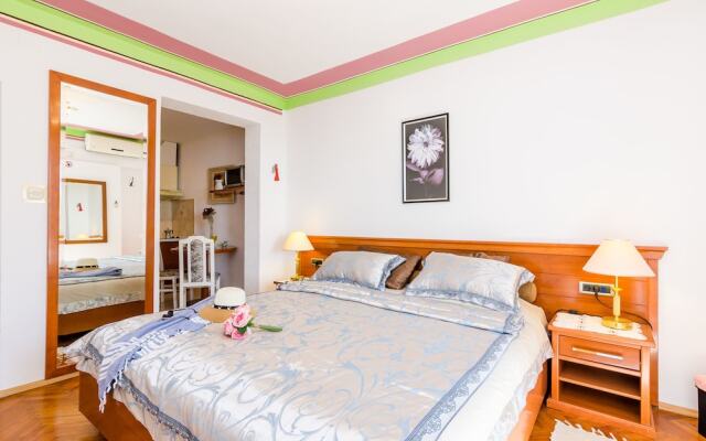 Apartments Nicol