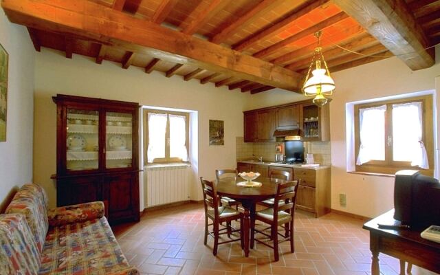 Authentic Farmhouse with Pool, Hot Tub, Playground, Garden