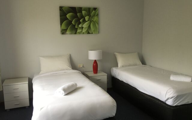 Bass and Flinders Motor Inn