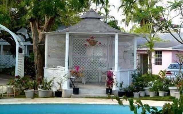 Orchard Garden Hotel & Suites