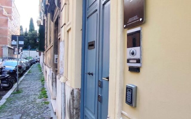 Tarshito Gallery House Roma