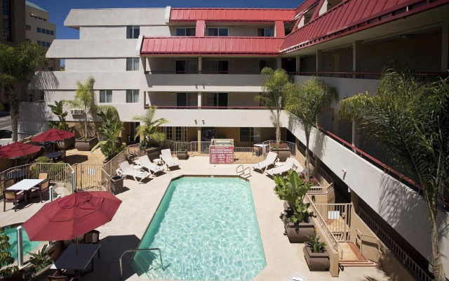 Sommerset Suites Hotel