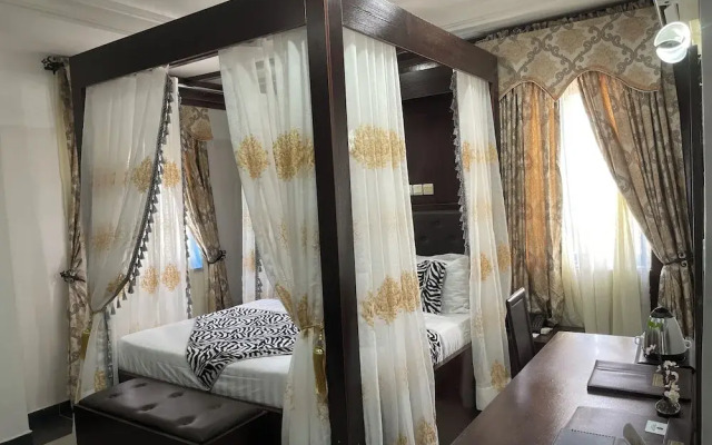 AA Hotel & Suites