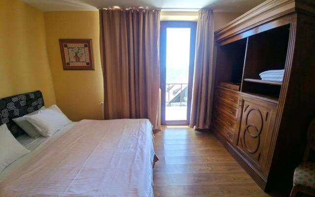Shino Hotel