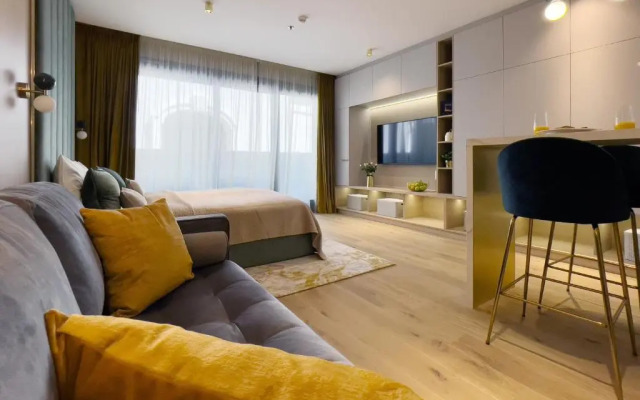Emerald Downtown Suites