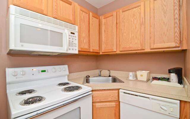 Red Roof Inn & Suites Hazleton