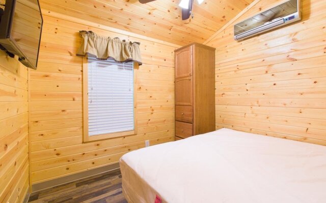 Jellystone Park™ at Birchwood Acres