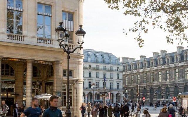 Central Studio by the Louvre