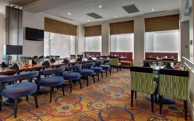 Hilton Garden Inn Detroit Metro Airport
