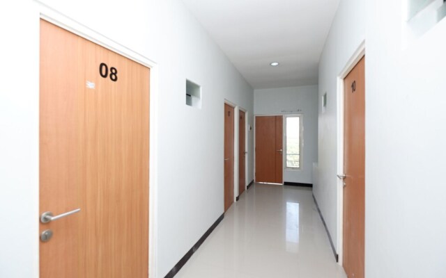 Palebon Residence by OYO Rooms