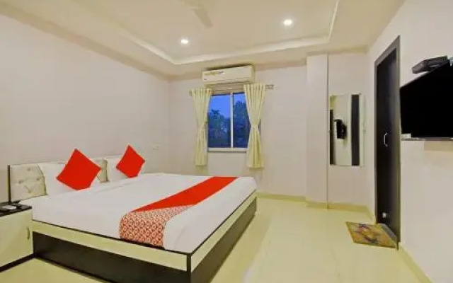 Newtown Galaxy by OYO Rooms