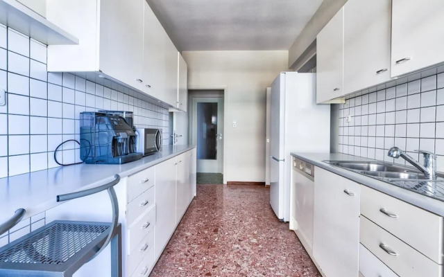 Spacious 3 bedroom apartment in Alimos