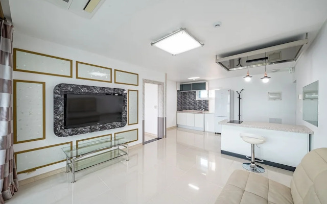 Pohang Pinewave Sea & Spa Pension