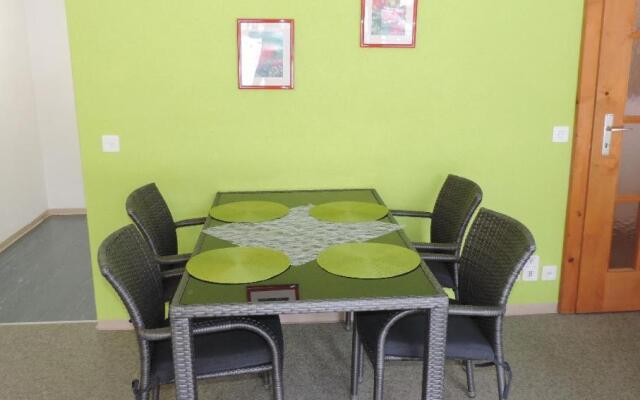 Gentiana (162 Li) Studio