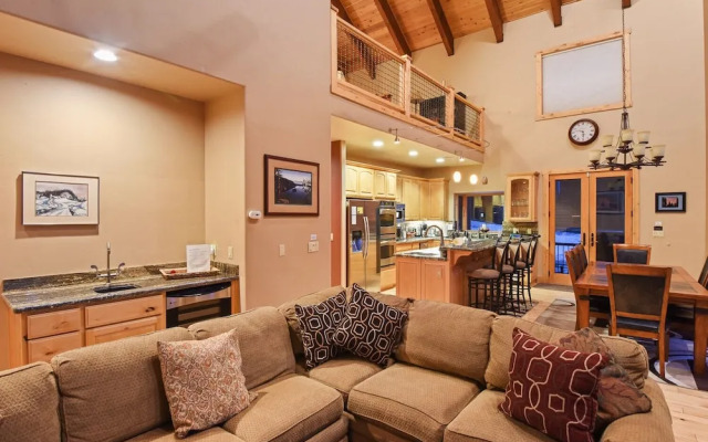 Skislope Sanctuary Close to Outdoor Activities