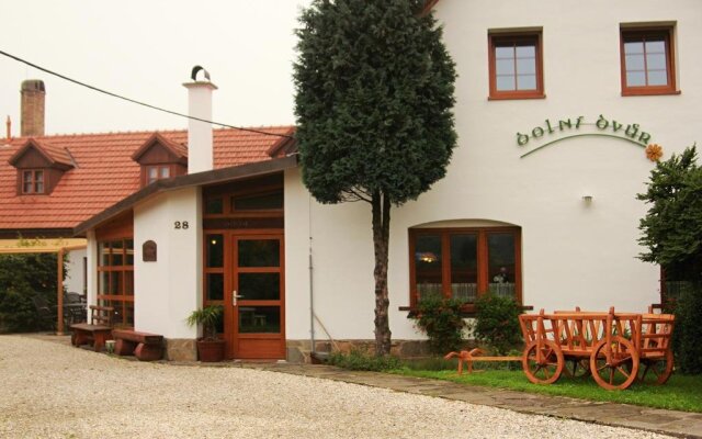 Hostinec A Penzion Dolní Dvur