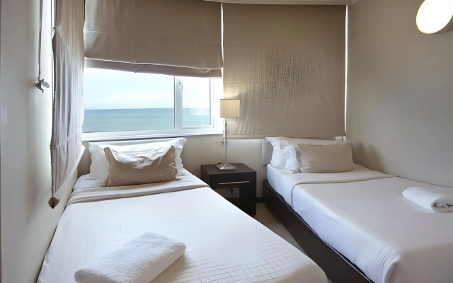 The Blue Waters Hotel