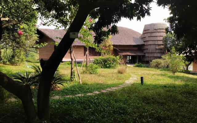 Tomodachi Retreat - Làng Mít
